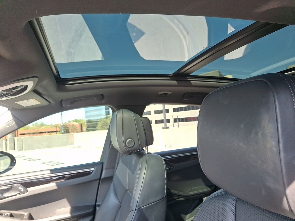 Thumbnail: 2024 Porsche Macan - 15