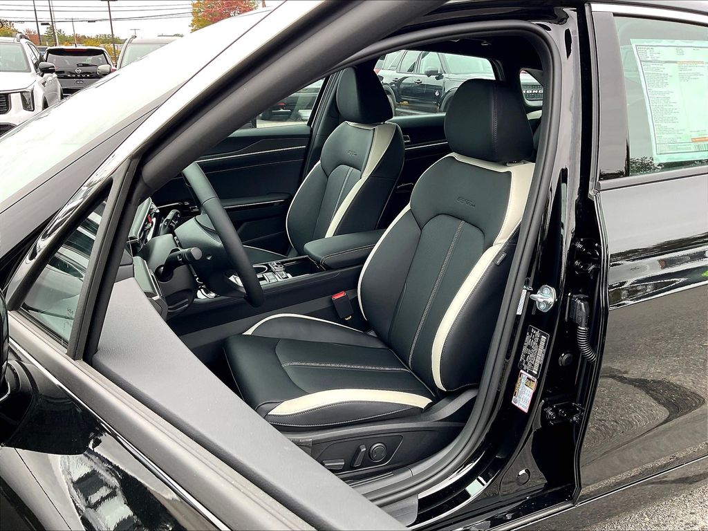 2026 Kia K5 — photo 10