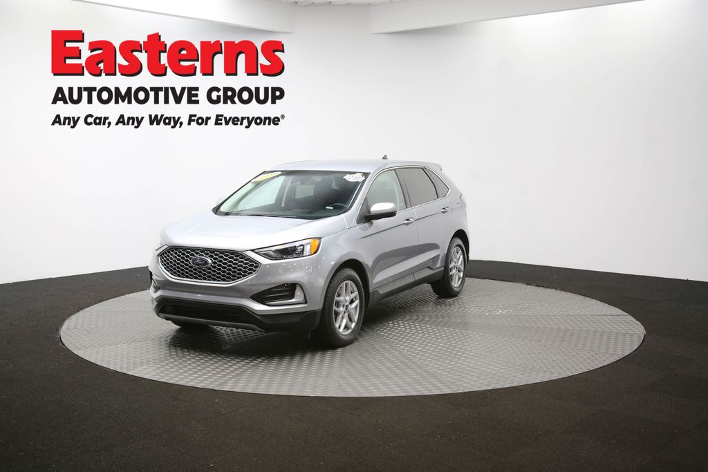 Used 2024 Silver Ford SEL image 52
