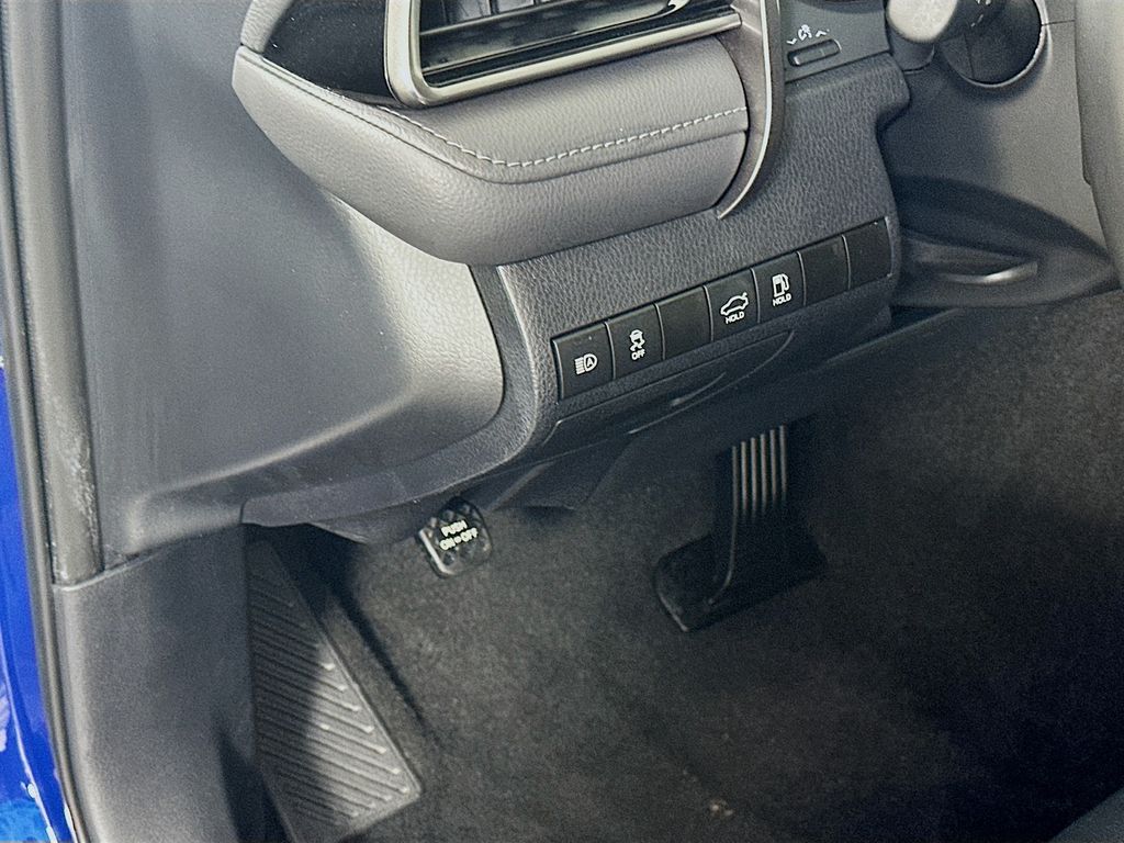 Thumbnail: 2024 Toyota Camry - 10