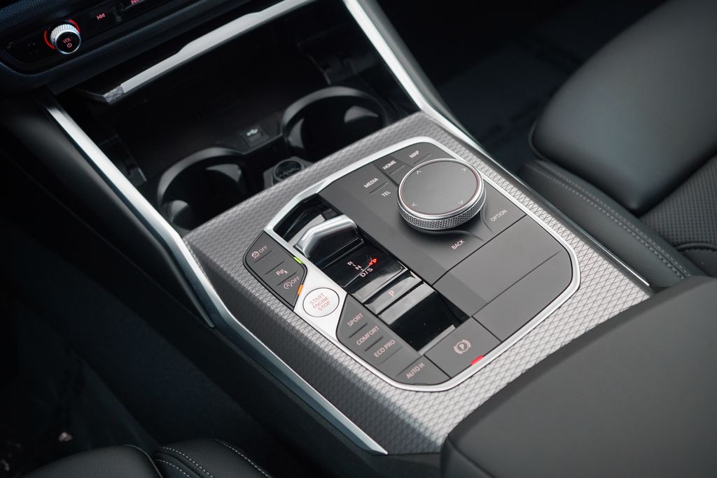 Thumbnail: 2026 BMW 3 Series - 19