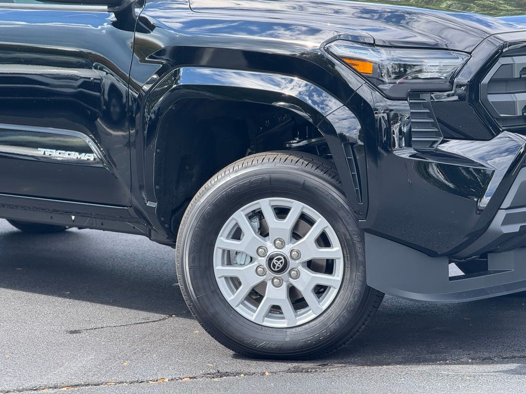 2025 Toyota Tacoma SR5 Double Cab photo 3