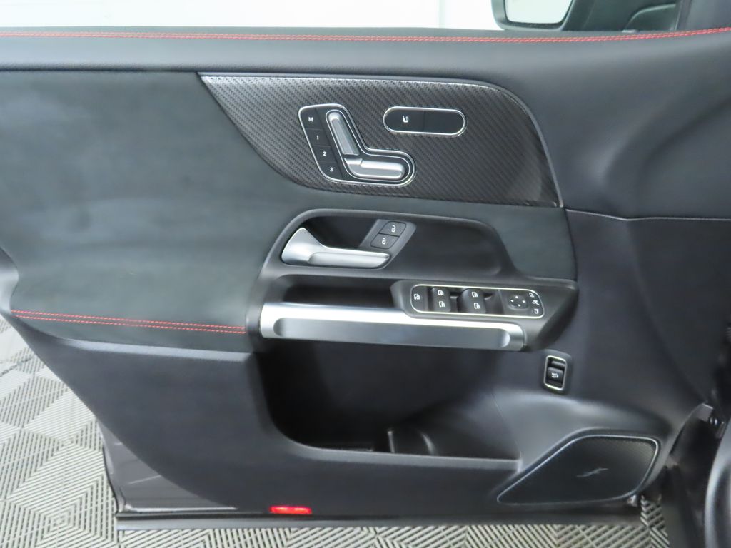 2021 Mercedes-Benz GLB 35 AMG 24