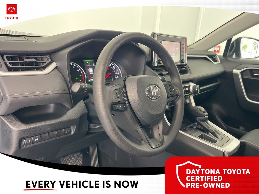 2022 Toyota RAV4 XLE - Photo 16