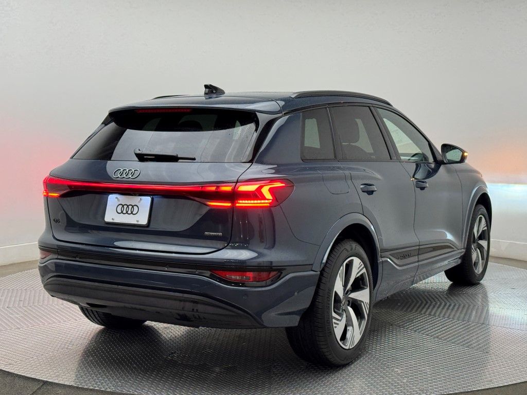 2025 Audi e-tron Premium 9