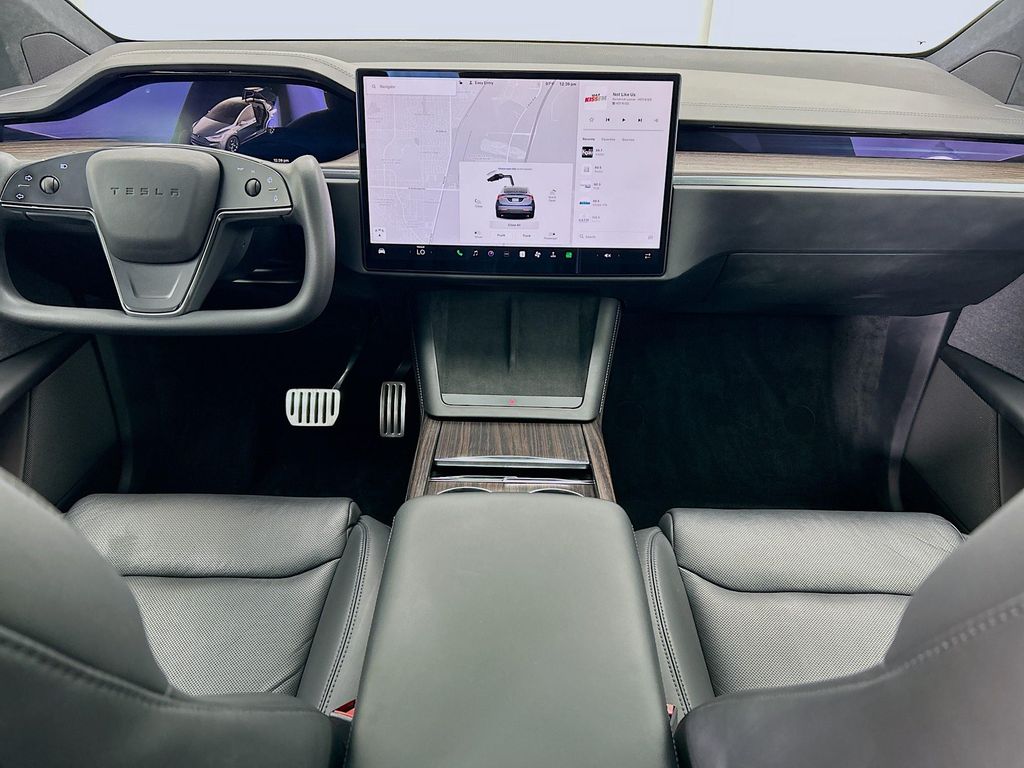 Thumbnail: 2023 Tesla Model X - 21