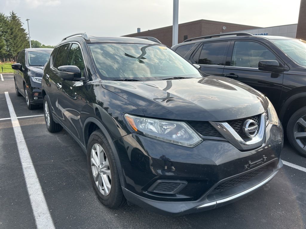 2016 Nissan Rogue SV 4