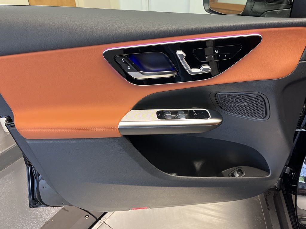 Thumbnail: 2026 Mercedes-Benz GLC - 11