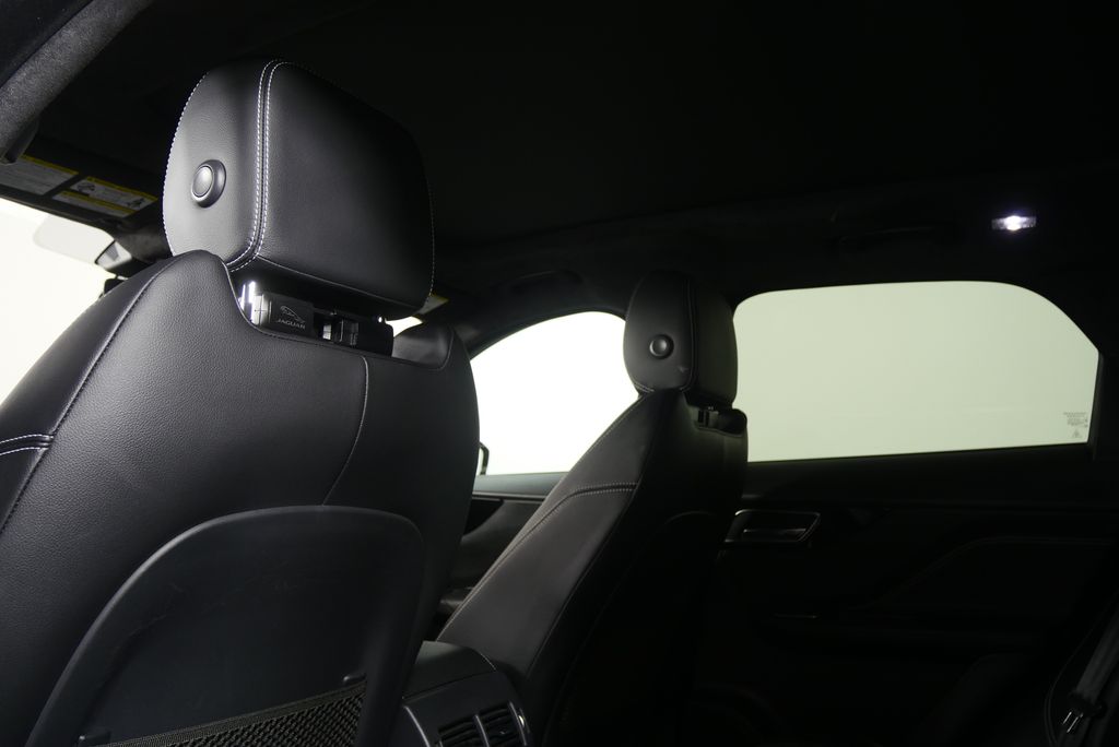 Thumbnail: 2019 Jaguar F-Pace - 11