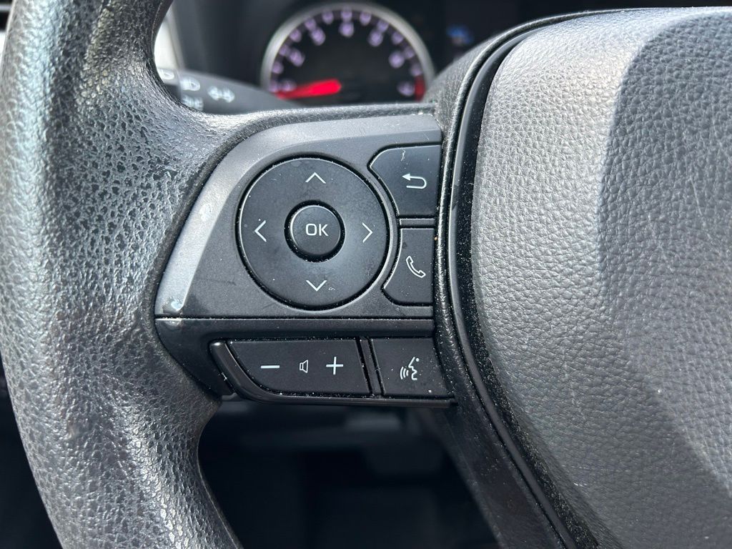 Thumbnail: 2022 Toyota RAV4 - 20