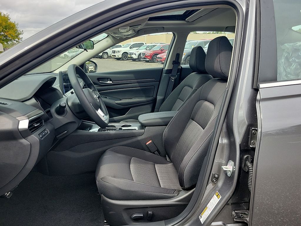 2025 Nissan Altima SV 5
