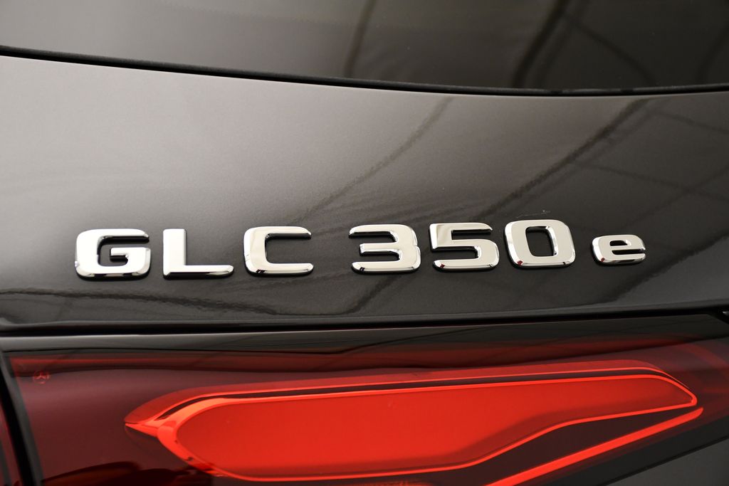 2025 Mercedes-Benz GLC 350 9