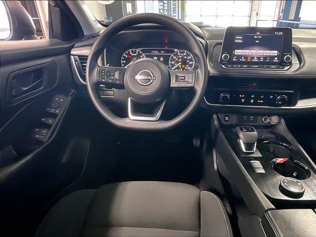 2024 Nissan Rogue — photo 17