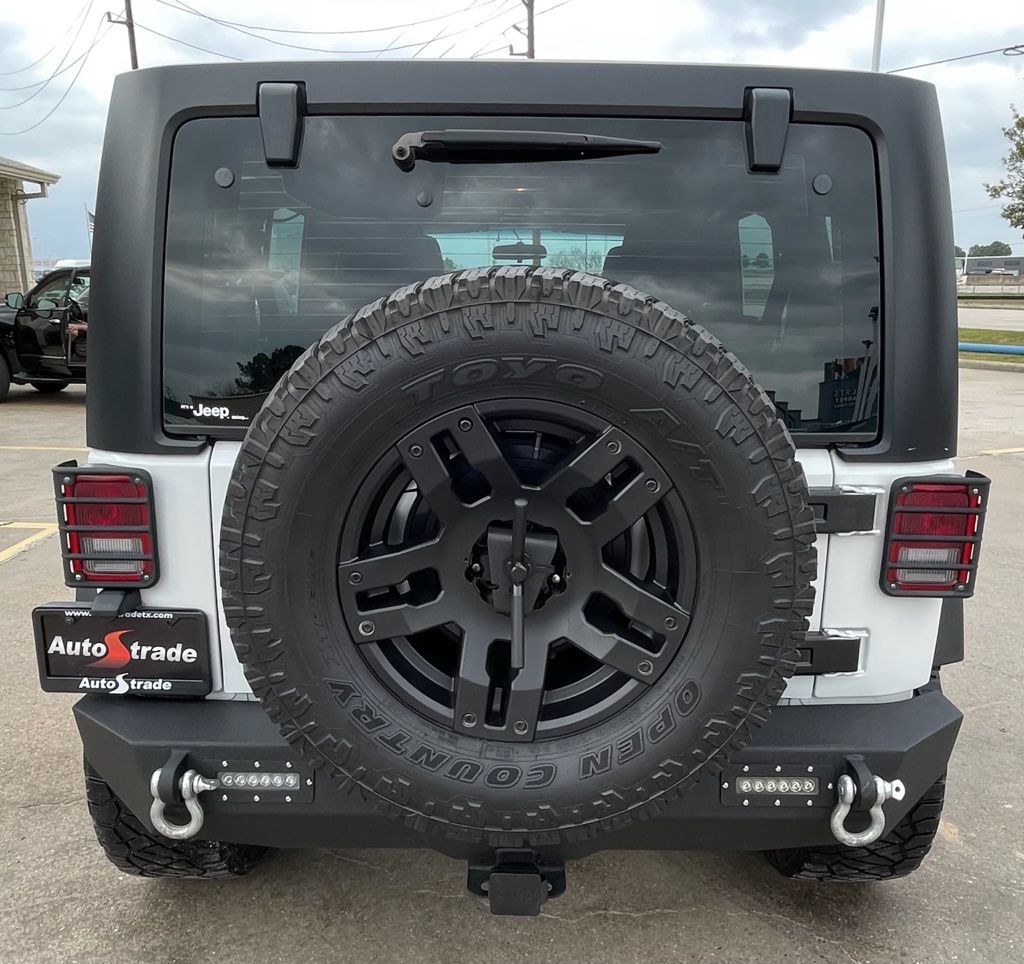2017 Jeep Wrangler Unlimited Sport - 9
