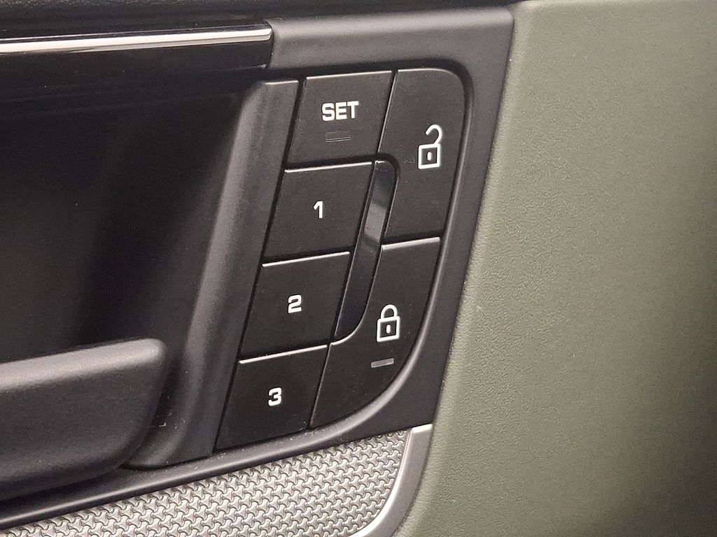 Thumbnail: 2024 Porsche Cayenne - 28