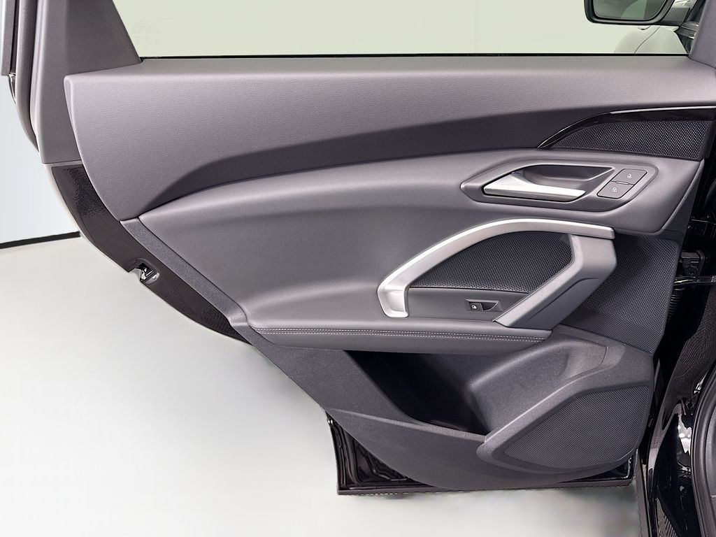 Thumbnail: 2025 Audi Q5 - 25