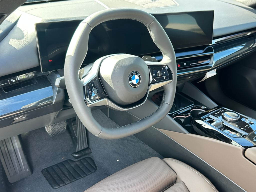 Thumbnail: 2026 BMW 5 Series - 13