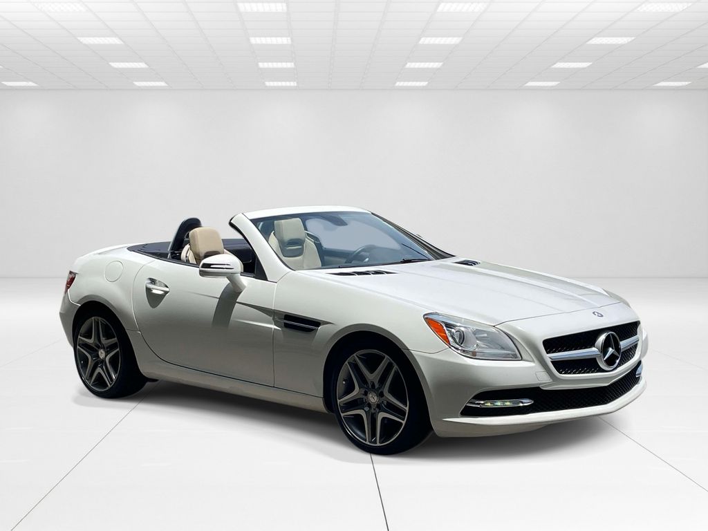 Polar White 2015 Mercedes-Benz SLK Convertible Rear-Wheel Drive 7-Speed Automatic