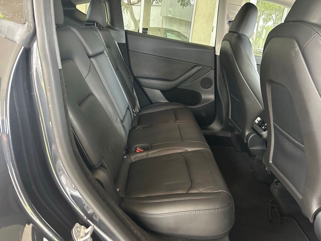 Used 2024  Tesla  image 24