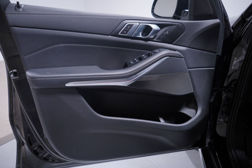 Thumbnail: 2023 BMW X5 - 16