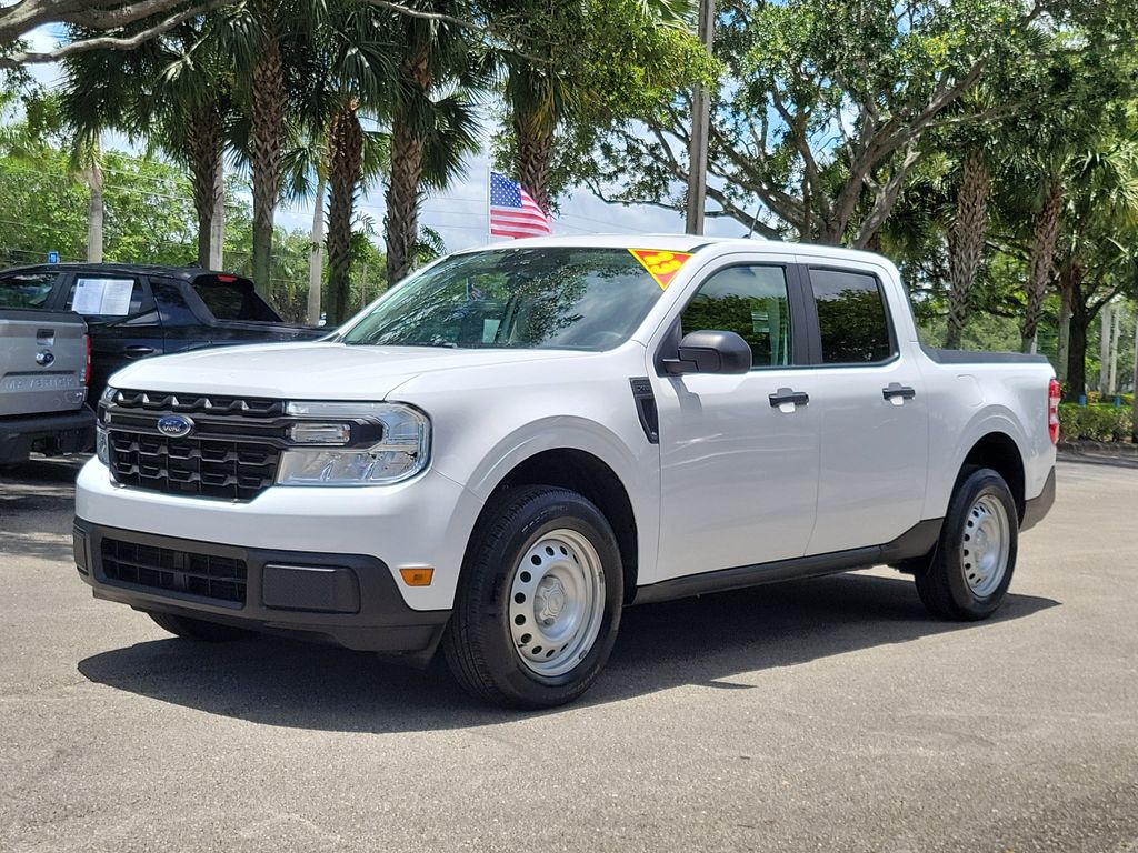 Oxford White 2023 Ford Maverick XL SuperCrew FWD Pickup Truck Front-Wheel Drive Continuously Variable Transmission