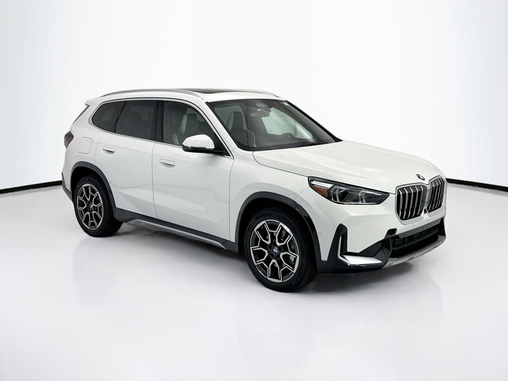 New 2027 White BMW xDrive28i image 3