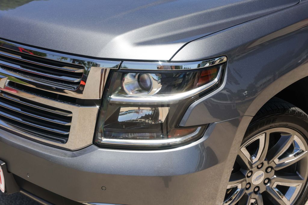 Used 2019 Gray Chevrolet Premier image 3