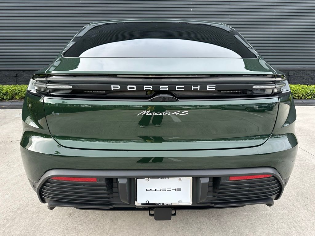 Thumbnail: 2025 Porsche Macan - 12