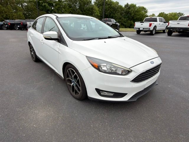 Oxford White 2017 Ford Focus SEL Sedan Front-Wheel Drive 6-Speed Automatic