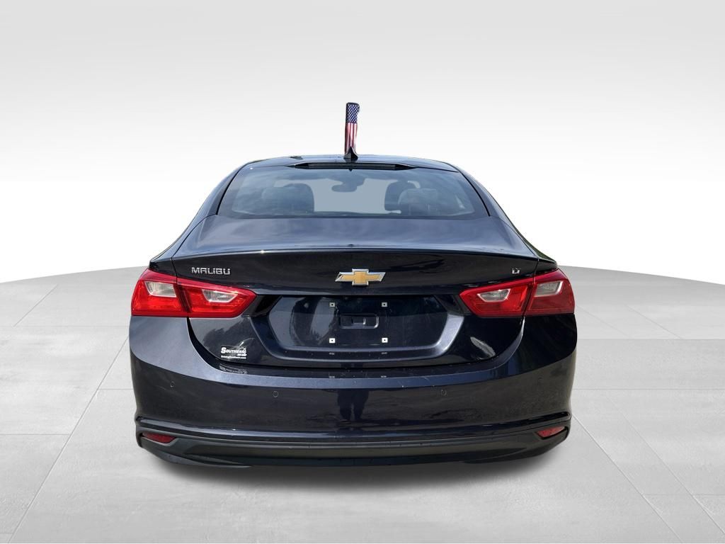 Used 2023 Gray Chevrolet LT image 4