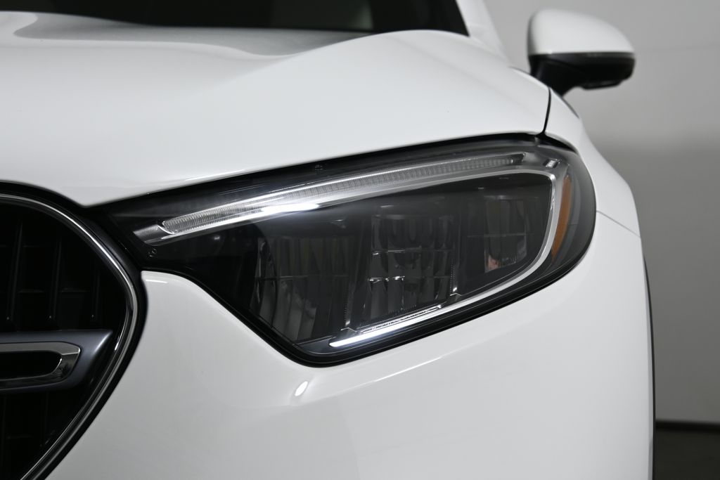 2025 Mercedes-Benz GLC 300 10