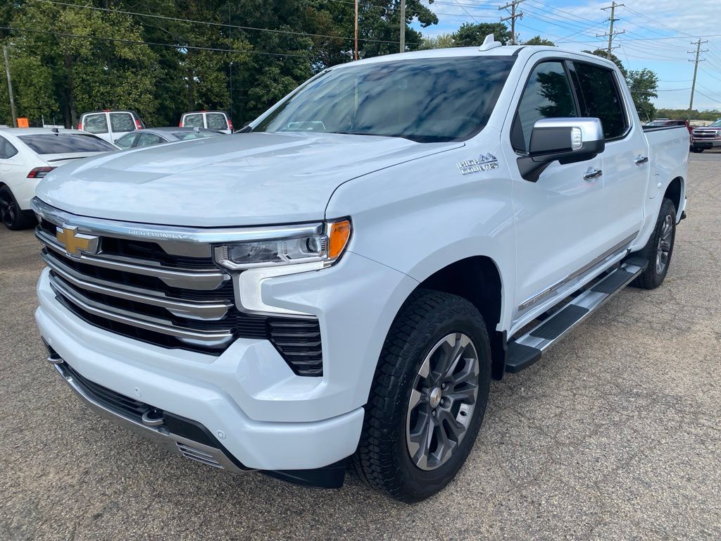 Polar White Tricoat 2026 Chevrolet Silverado 1500 Pickup Truck Four-Wheel Drive Automatic