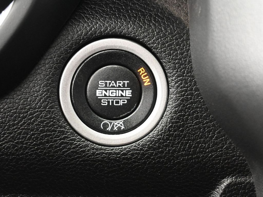 Used 2024 Diamond Black Crystal Pearlcoat Ram Laramie image 37