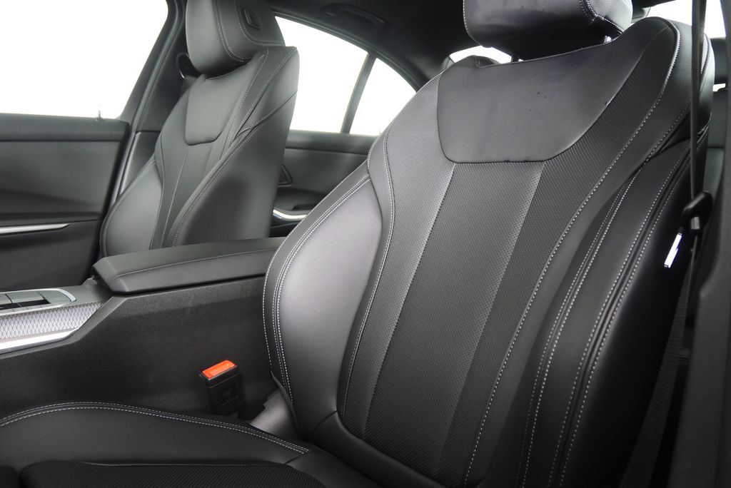 Thumbnail: 2025 BMW 3 Series - 11