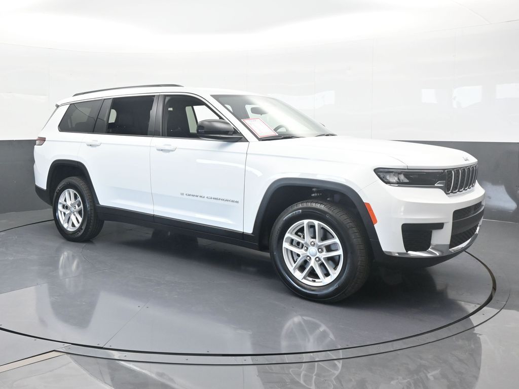 Used 2024 Bright White Clearcoat Jeep Laredo image 8