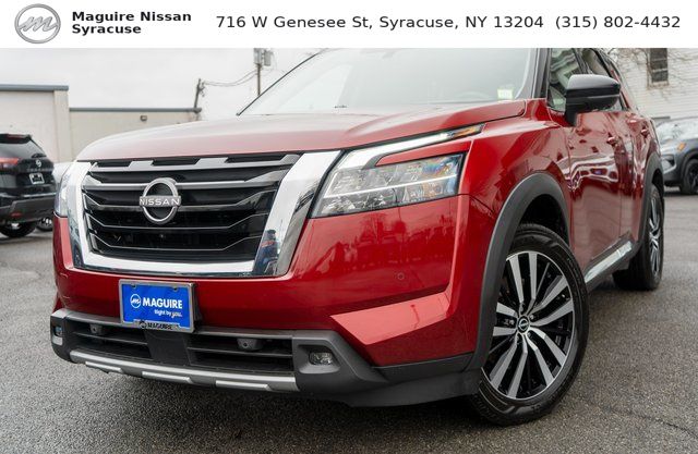  2023 Nissan Pathfinder Platinum 4WD   