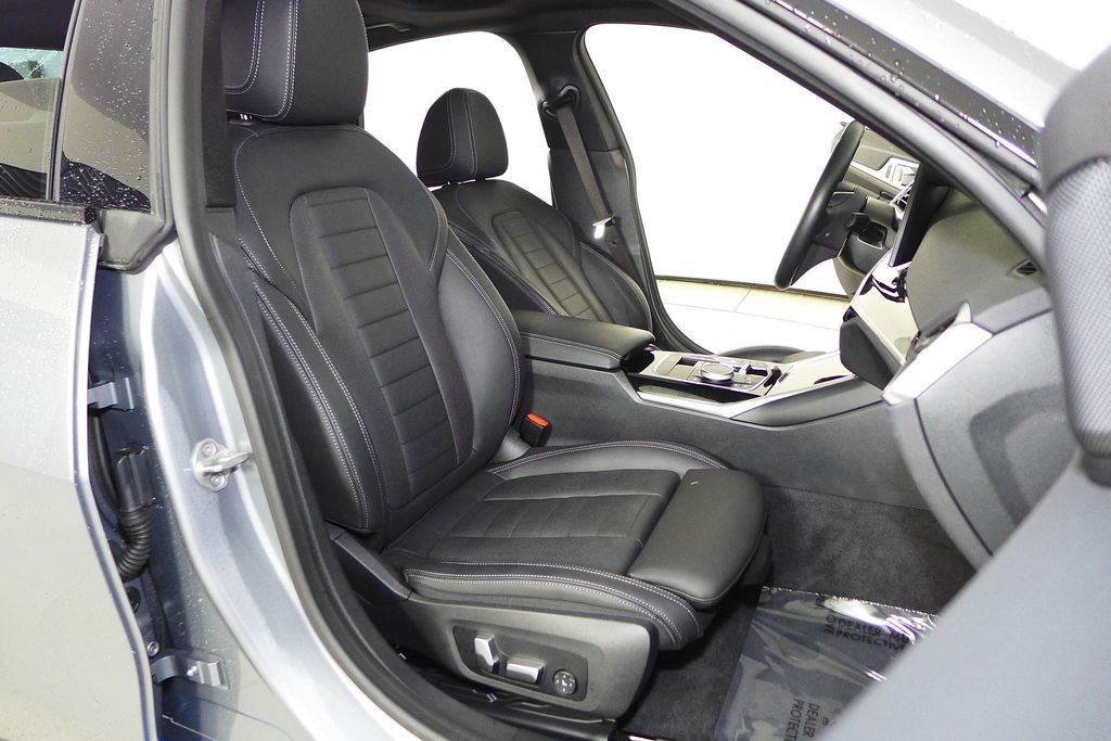 Thumbnail: 2023 BMW i4 - 19