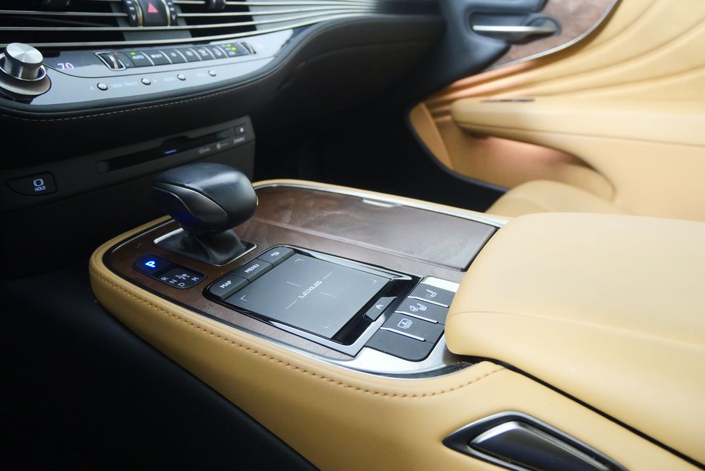 Thumbnail: 2021 Lexus LS - 25