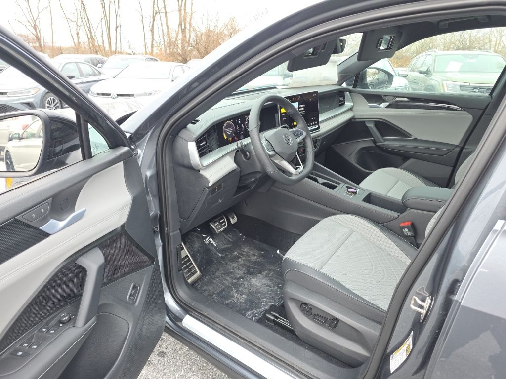 2026 Volkswagen Tiguan 2.0T SE R-Line Black - 8