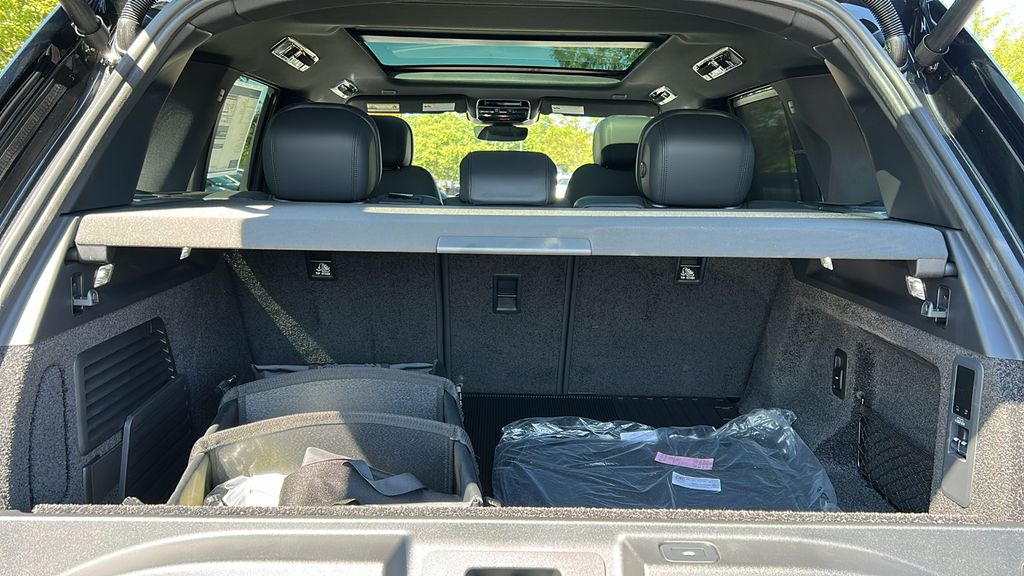 new 2025 Land Rover Range Rover Plug-In Hybrid car, priced at $130,292