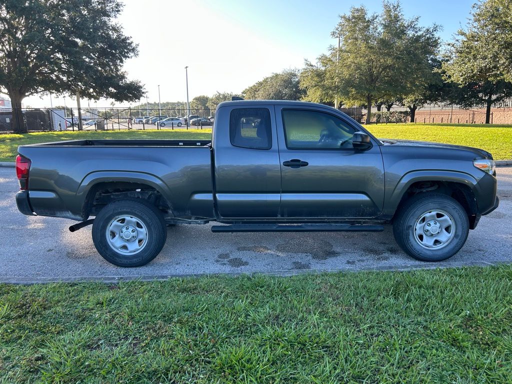 Thumbnail: 2022 Toyota Tacoma - 6