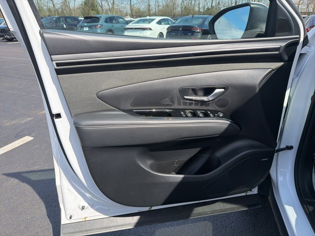 Thumbnail: 2023 Hyundai Santa Cruz - 18