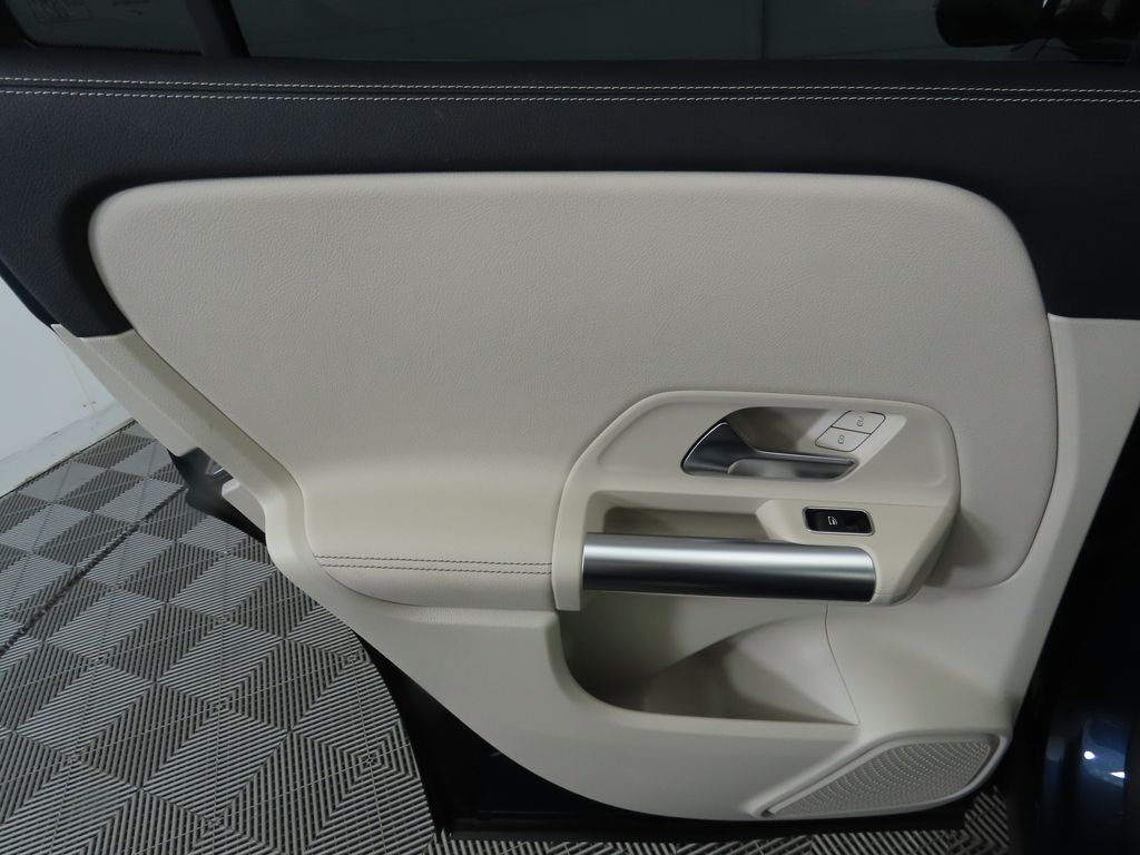 Thumbnail: 2021 Mercedes-Benz GLA - 26