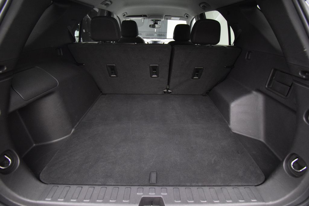 used 2024 Chevrolet Equinox car, priced at $21,000