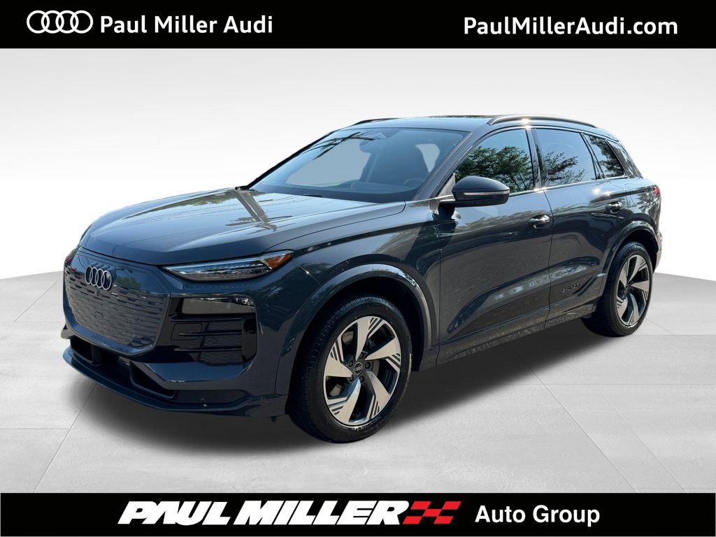 2025 Audi Q6 e-tron quattro Premium Plus