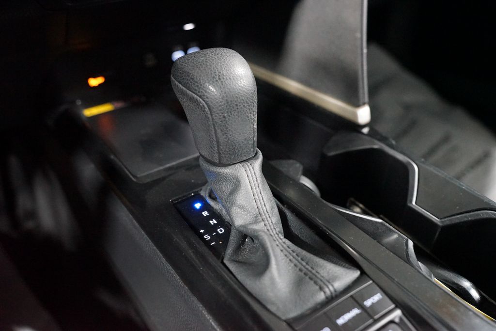 Thumbnail: 2025 Toyota Camry - 21