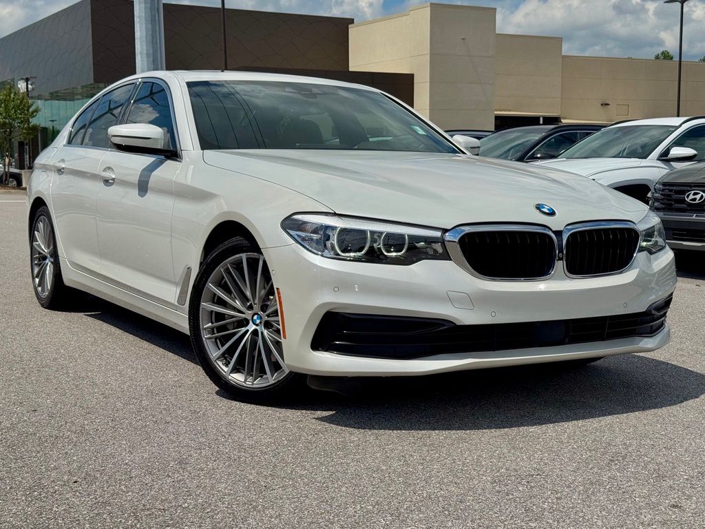 Mineral White Metallic 2019 BMW 5 Series Sedan Rear-Wheel Drive 8-Speed Automatic