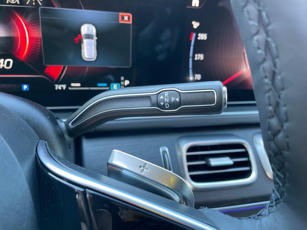 Thumbnail: 2025 Mercedes-Benz GLE - 19