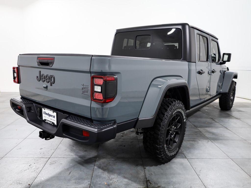 View vehicle photo 7