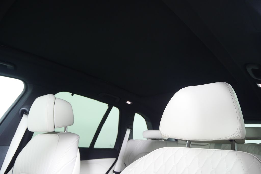 Thumbnail: 2026 BMW X5 - 12